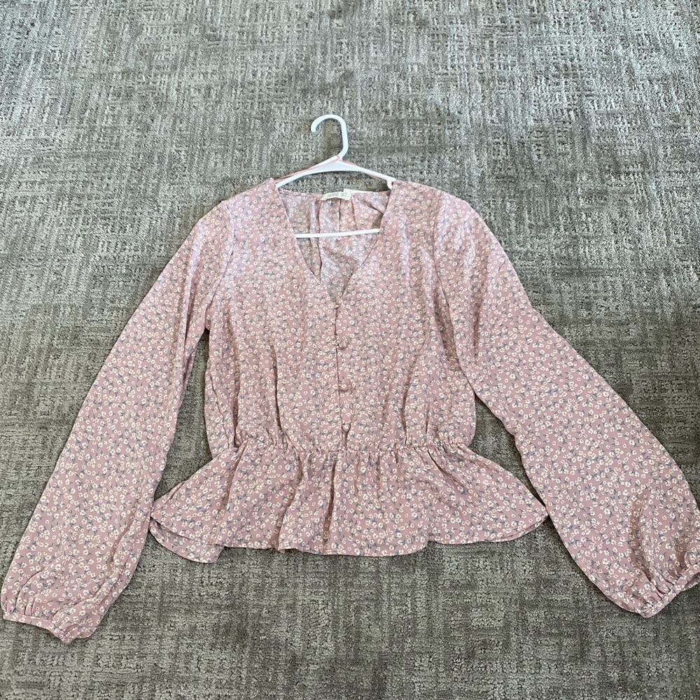 Purple Flower Sienna Sky Blouse. Size Medium. Never worn with tags still on.